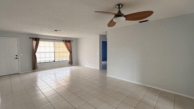 Building Photo - 7846 Royal Hart Dr