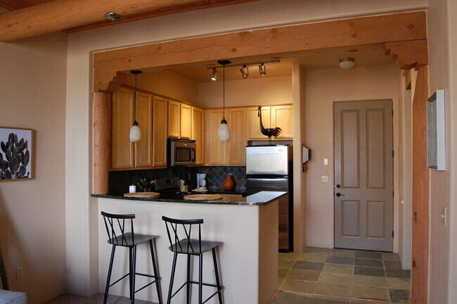 Building Photo - 1405 Vegas Verdes Dr