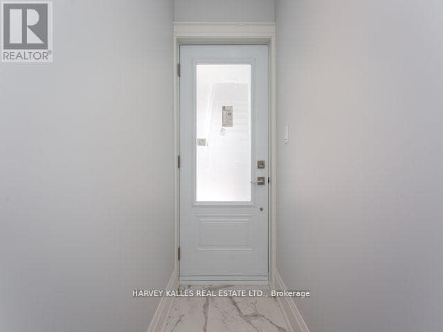 Building Photo - 987 Avenue Rd