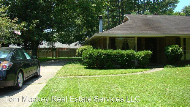 Foto del edificio - 3 br, 2 bath House - 261 Halfway Tree Rd.