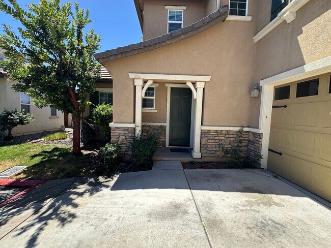 Foto del edificio - Beautiful 4-Bedroom, 2.5 Bathroom Lathrop ...