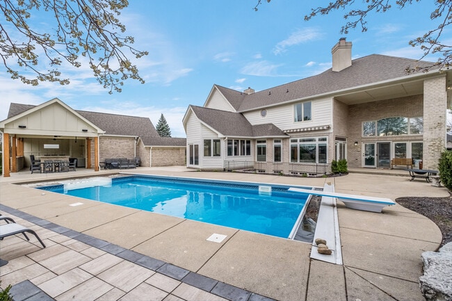 Building Photo - 13621 Singletree Ct