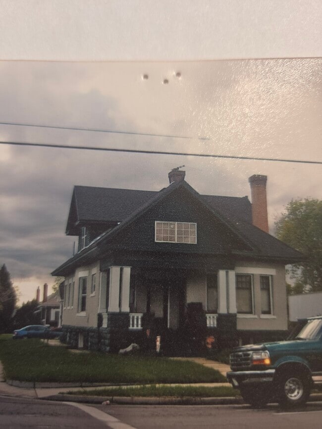 Building Photo - 1816 S 300 E