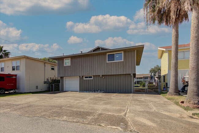 Foto del edificio - 170 Barracuda St