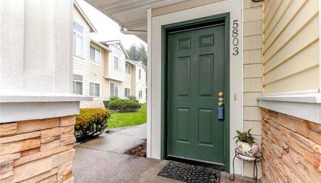 Foto del edificio - View 2 bed Lakes Condo