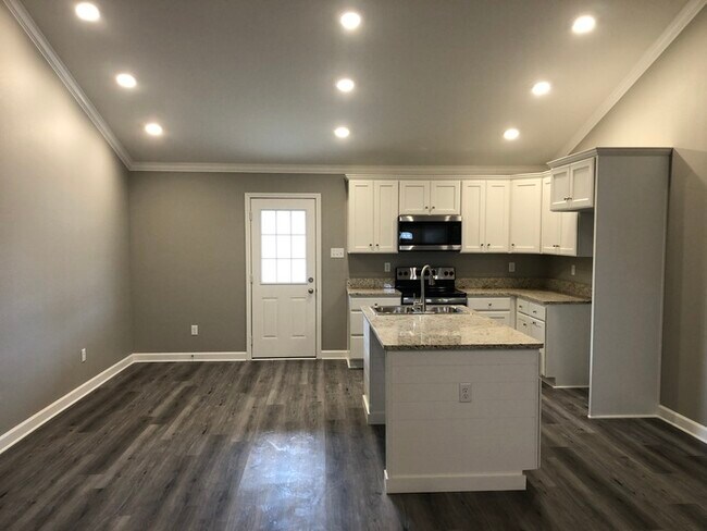 Building Photo - Call 501-404-4774 To Schedule Your Showing...
