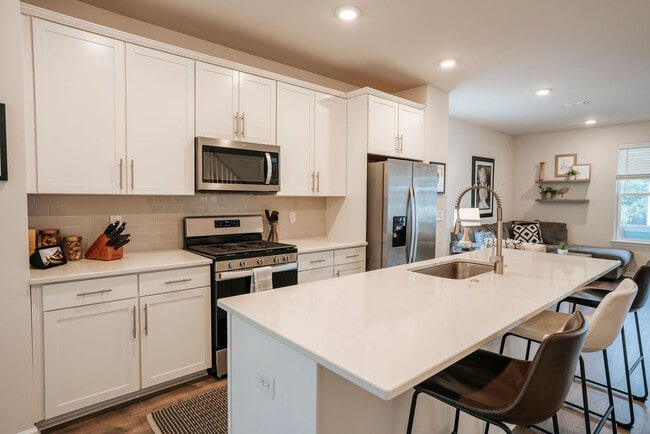 Building Photo - 211 Harlequin Aly