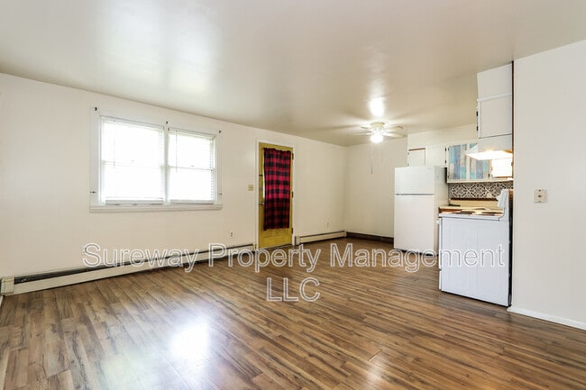 Building Photo - 207 Columbia Ave