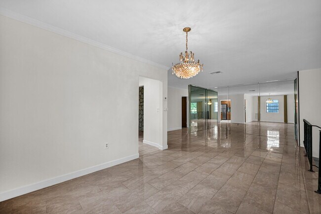 Foto del edificio - 244 NW 43rd St