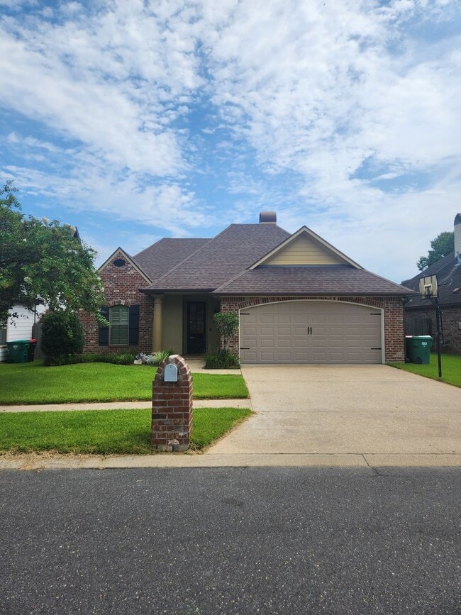 Building Photo - 119 Metairie Ct