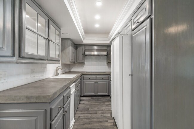 Remodeled kitchen - 8963 Burton Way