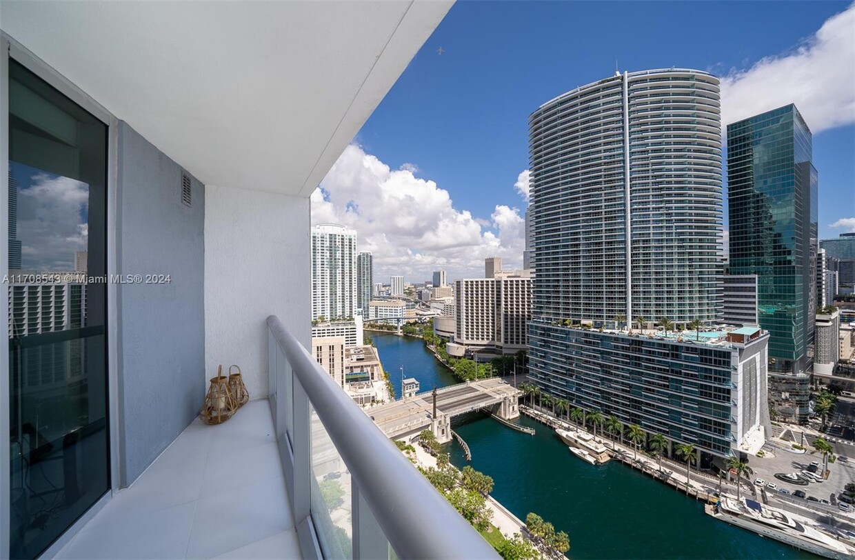 Foto principal - 475 Brickell Ave