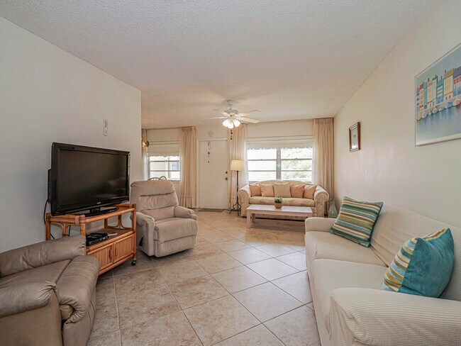 Foto del edificio - 41 Woodland Dr
