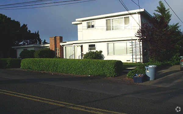 Building Photo - 91-99 Harrier Ave