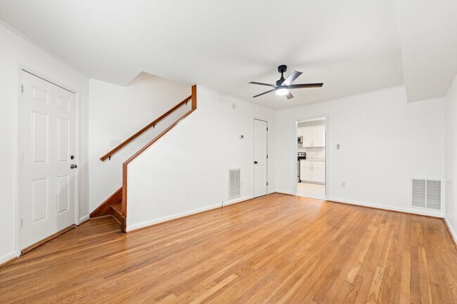 Foto del edificio - 2406 4th Ave