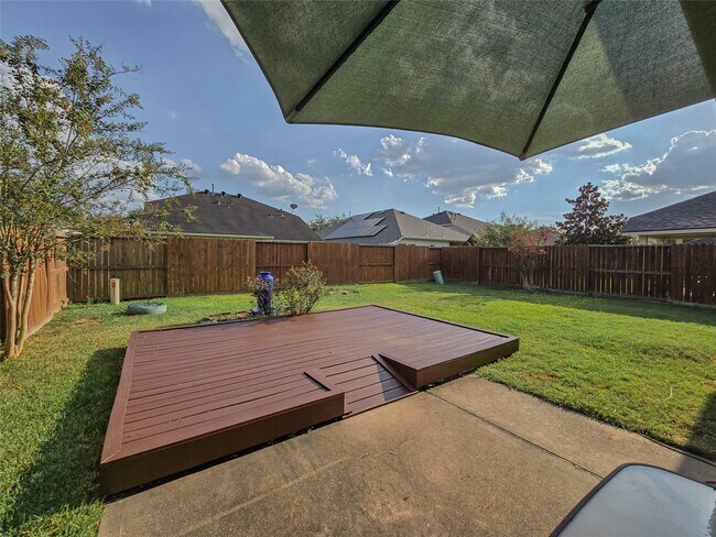 Foto del edificio - 17915 Landing Pines Trail