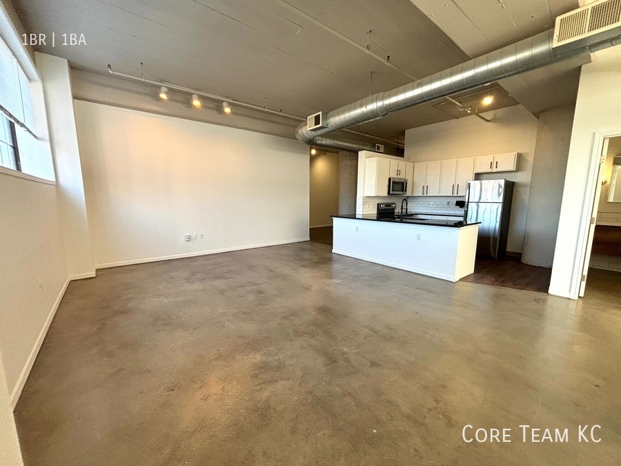 Foto principal - Large 1 Bedroom Loft Downtown