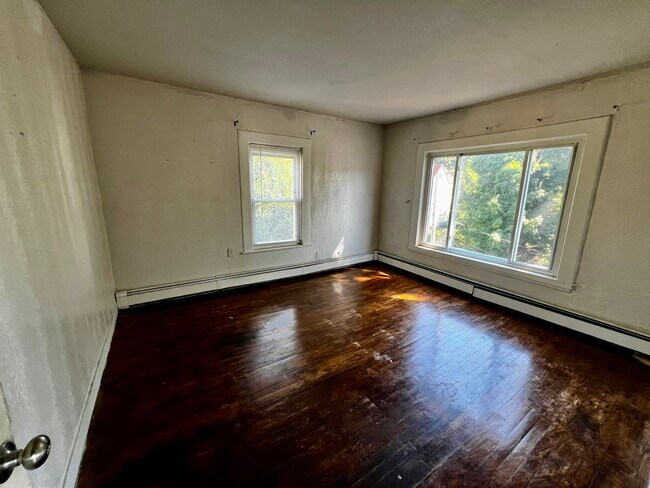 Building Photo - 31 Dell Ave