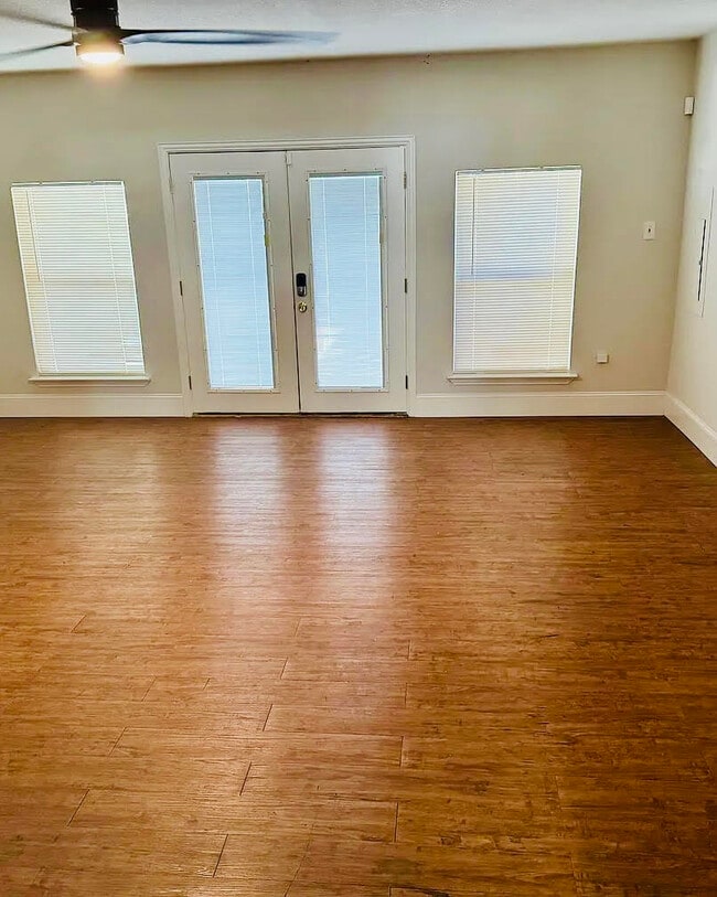 Foto del edificio - 1817 Crooked Ln