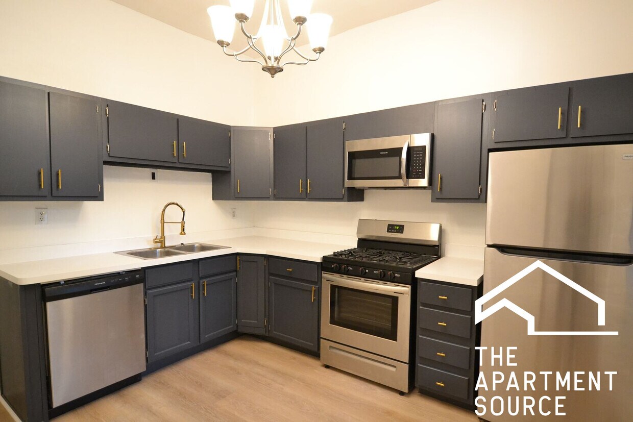 Foto principal - 2943 N Halsted St