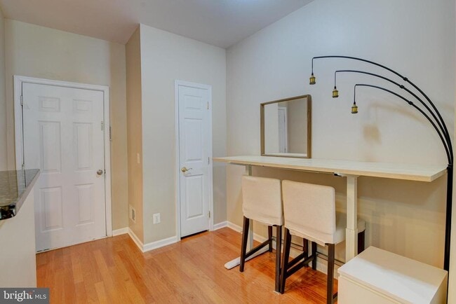 Foto del edificio - 43920 Hickory Corner Terrace