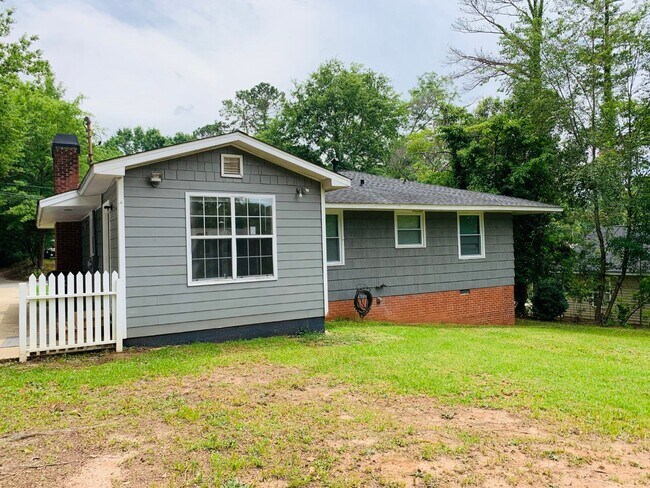 Foto del edificio - Cozy cottage! 3 bed, 1 full bath, hardwood...