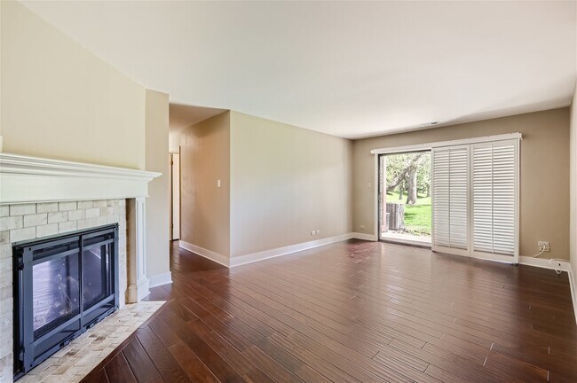 Foto del edificio - 1624 Salisbury Ct