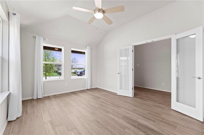 Building Photo - 102 Crooked Trail