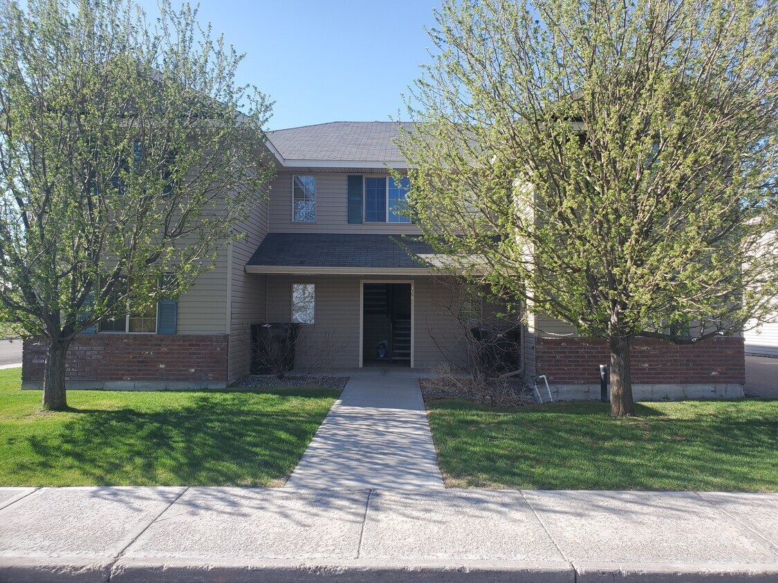 198 Stockham Blvd Unit B, Rigby, ID 83442 Apartments in Rigby, ID