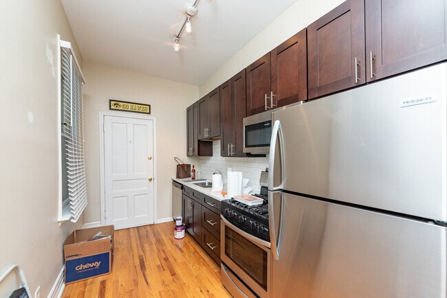 Foto del edificio - 1431 W Belmont Ave