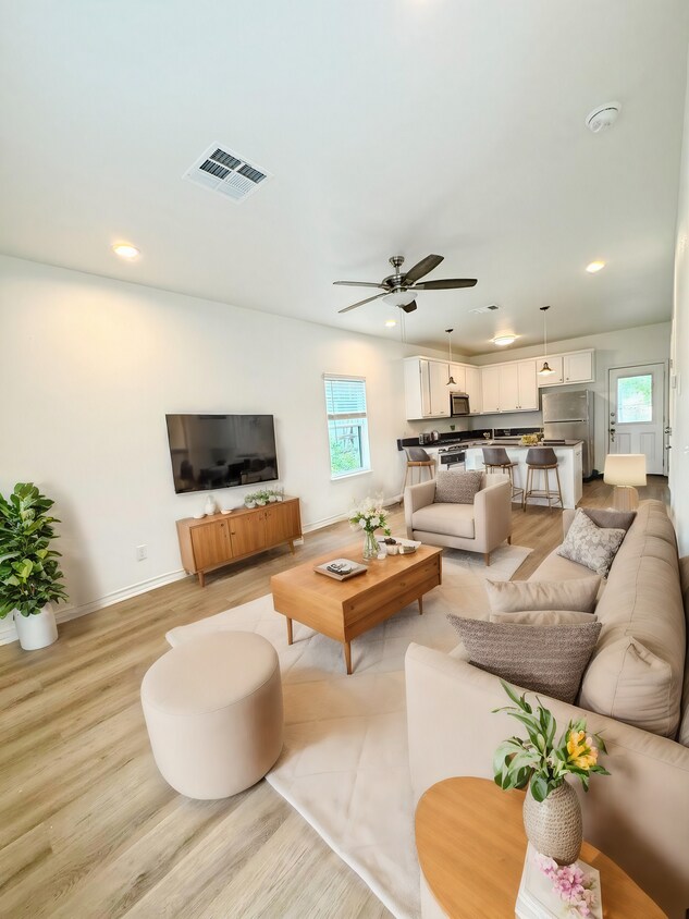 Foto principal - 707-102 Runnels Ave