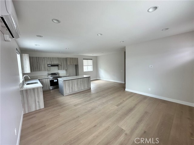 Building Photo - 15724 Sigman St E