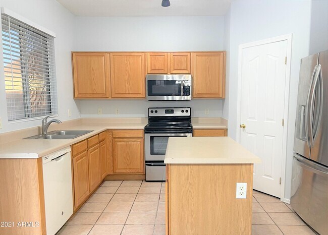 Foto del edificio - 2655 E Harrison Ct