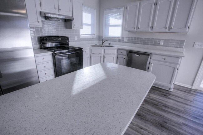 Foto del edificio - 3403 Henery Rd