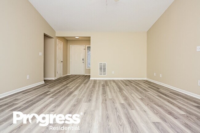 Foto del edificio - 1236 Shady Brook Ct