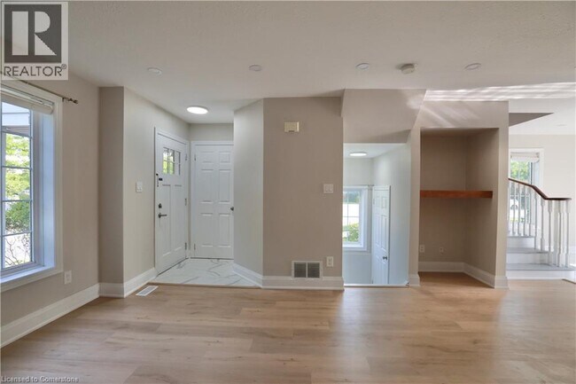 Building Photo - 625 Eastbridge Blvd