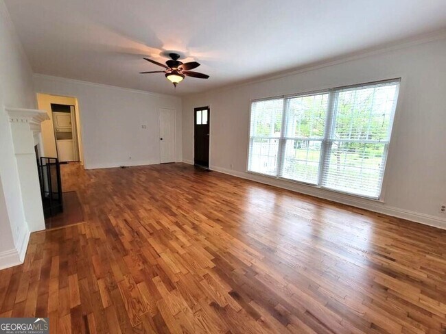 Foto del edificio - 304 S Howard St SE