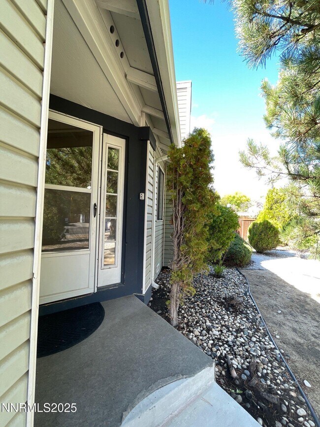 Foto del edificio - 1785 Shadow Park Dr