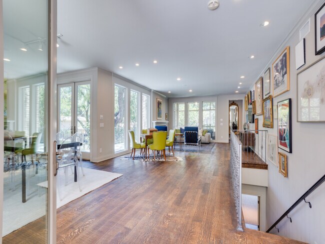 Building Photo - 3231 Tarryhollow Dr