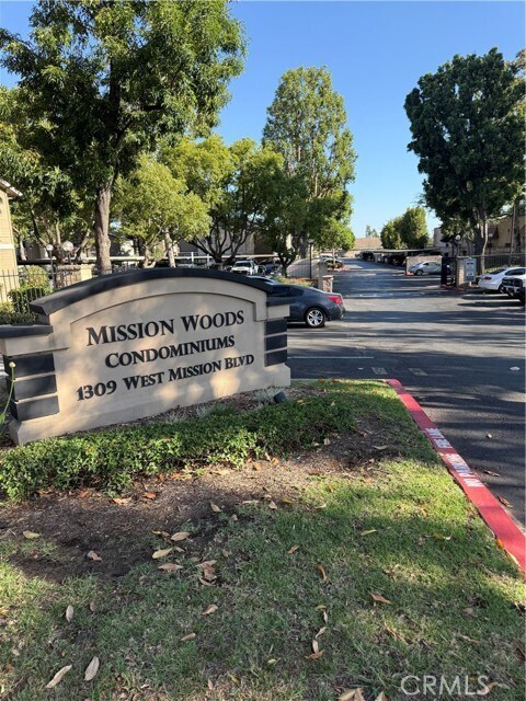 Foto del edificio - 1309 W Mission Blvd