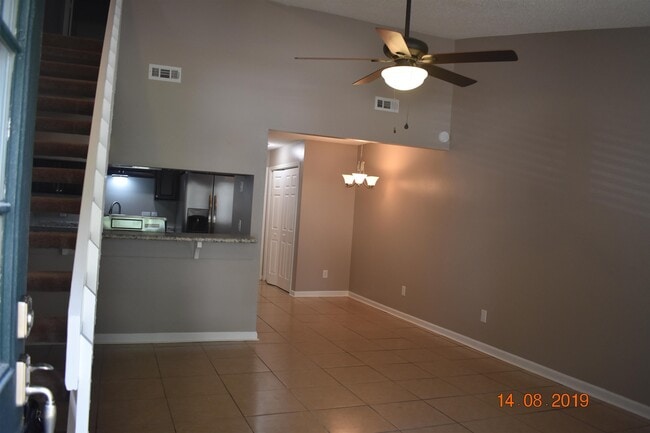 Building Photo - 1802 Falconcrest St