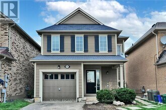 Building Photo - 1005 Farmstead Dr