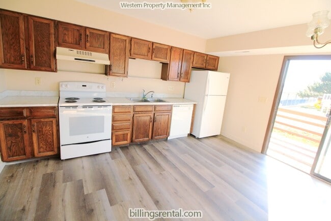 Kitchen - 50 Almadin Ln