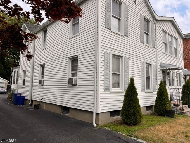Building Photo - 67 Harrison St