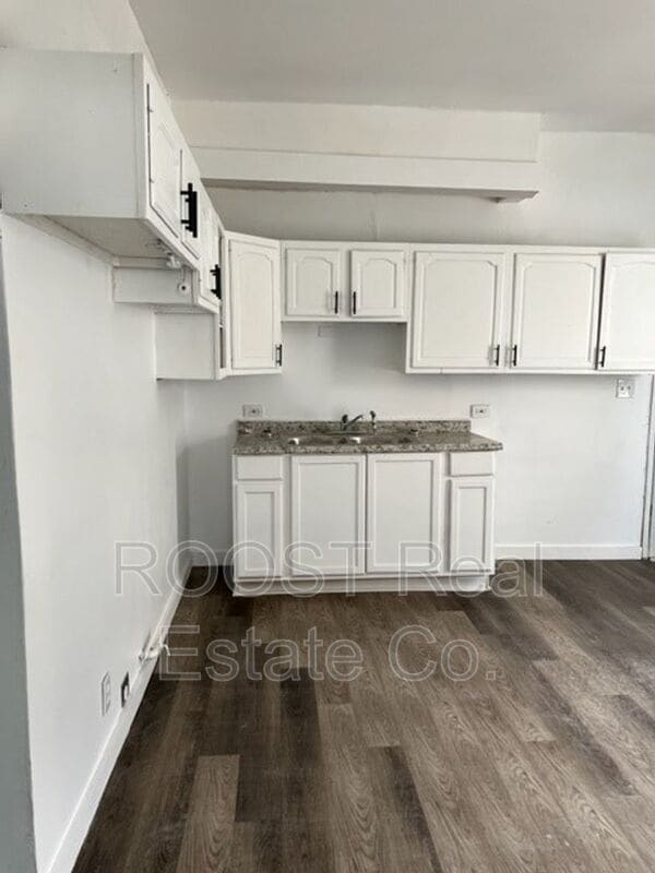 Foto del edificio - 1202-1204-1204 Clifton Ave