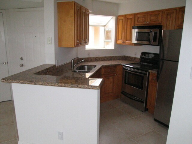 Foto del edificio - 3rd floor Beach Club Condo in Indialantic, FL!