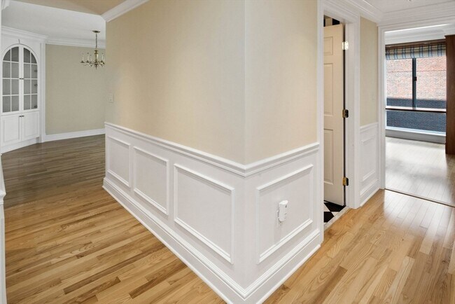 Foto del edificio - 75-83-83 Cambridge Pkwy