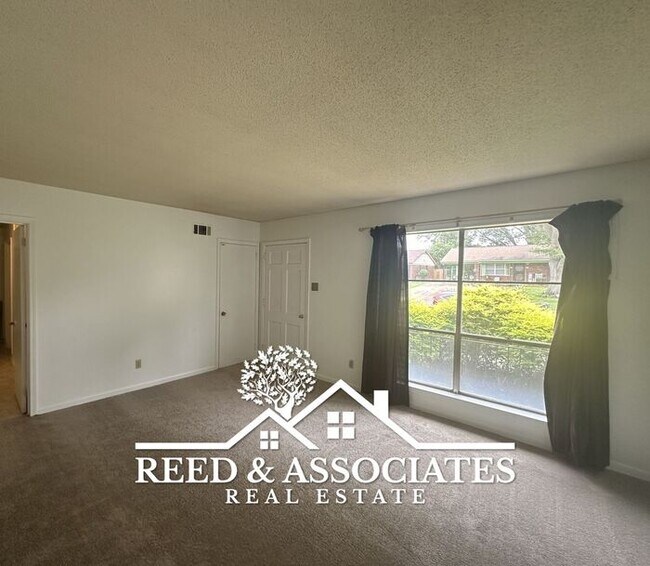 Building Photo - 3 Bedroom in White Haven - Coro Lake!