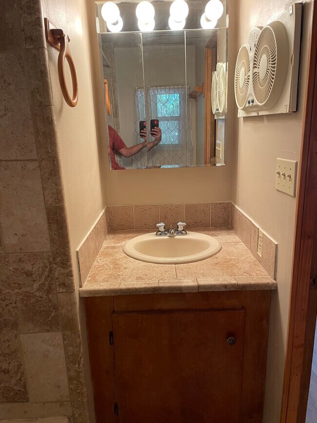 Foto del edificio - 117 Monday Dr