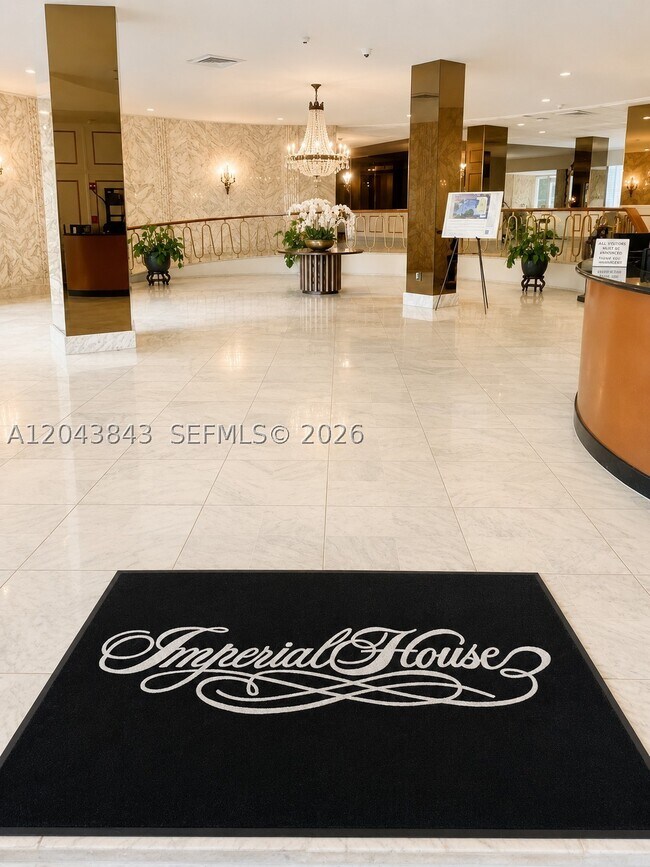 Foto del edificio - 5255 Collins Ave